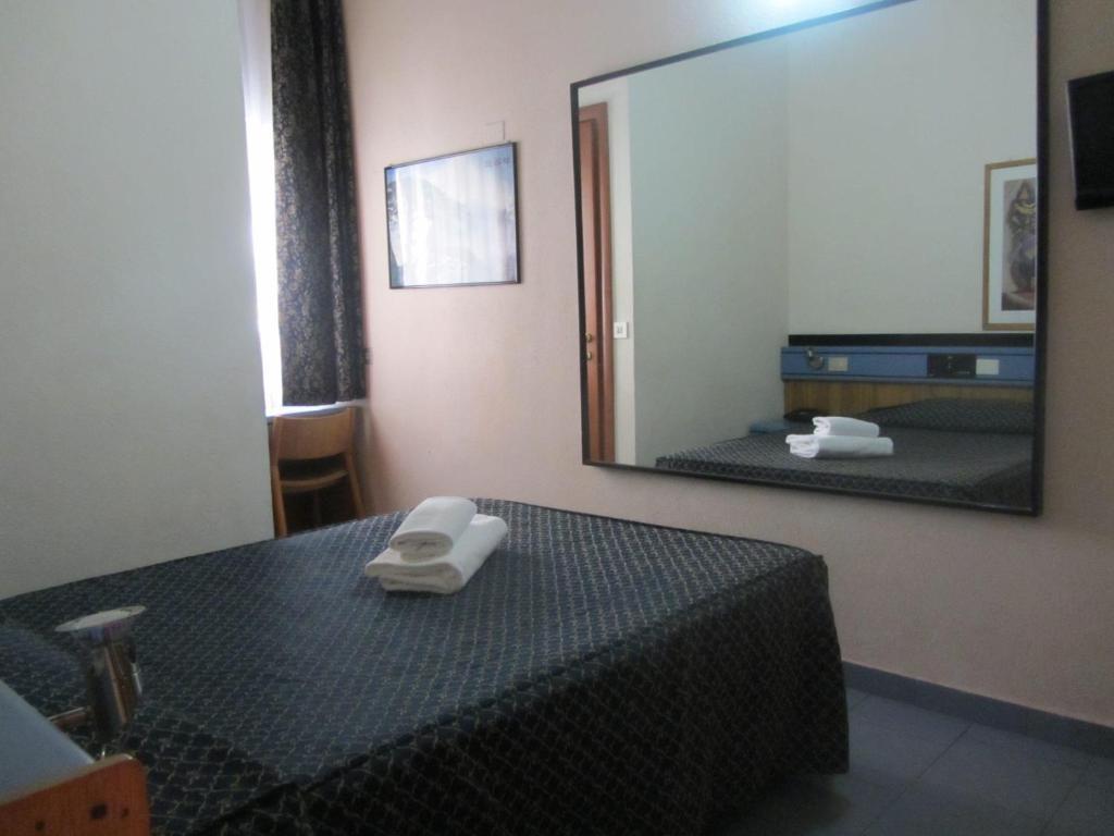 Hotel Nizza Μιλάνο Δωμάτιο φωτογραφία